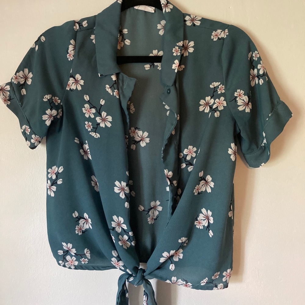 Blue floral button down-tied shirt